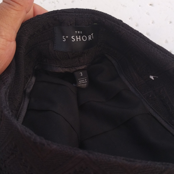 Shorts - Picture 3 of 5